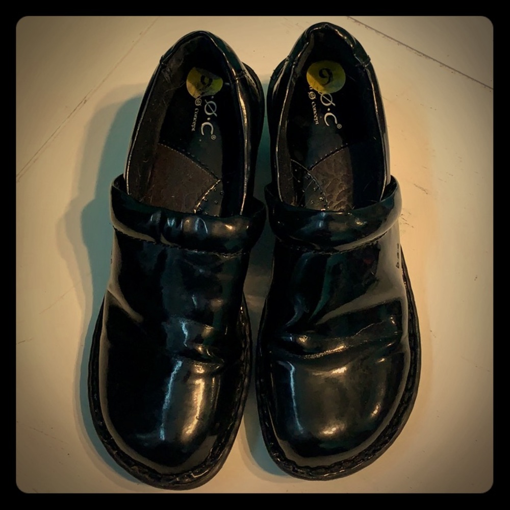 Born Black clogs